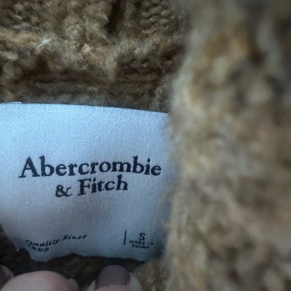 Abercrombie and Fitch A&F Cable Wedge Turtleneck bown sweater size small - Picture 3 of 6